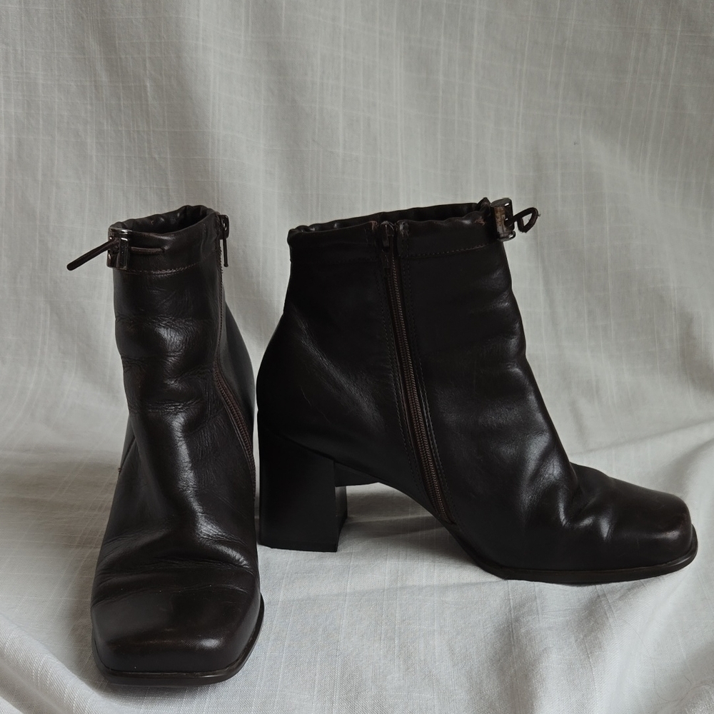 Brown Real Leather Zip Chunky Heel Stamped Size "8.5"